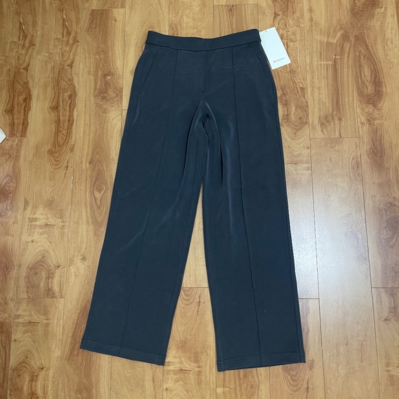 Lululemon Women Pintuck MR Pant Softstreme Regular Black Sz Small New With Tag - Picture 1 of 8